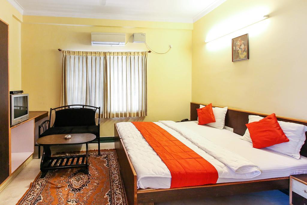 Oyo 4606 Hotel Maple Green Suites Bangalore Room photo